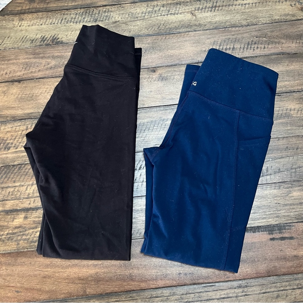 2 pairs of leggings EUC